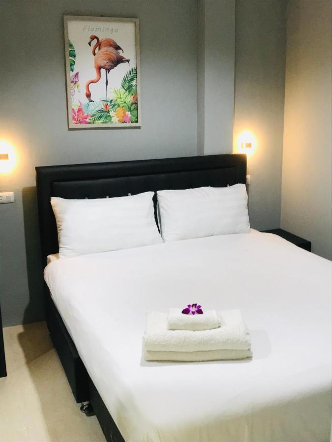 Hotel Harrys Resiendence Bangkok Esterno foto