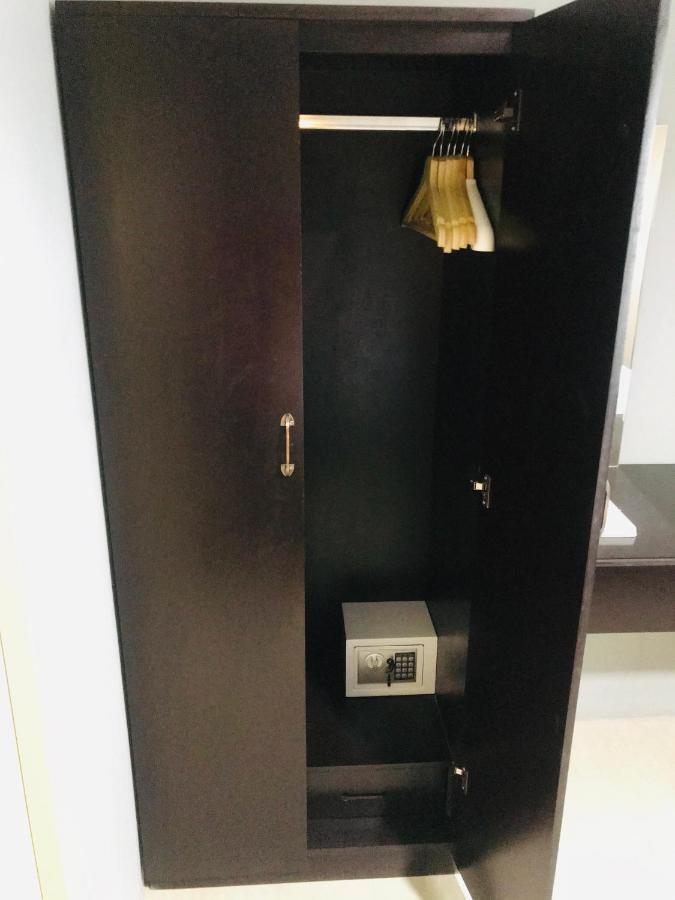 Hotel Harrys Resiendence Bangkok Esterno foto