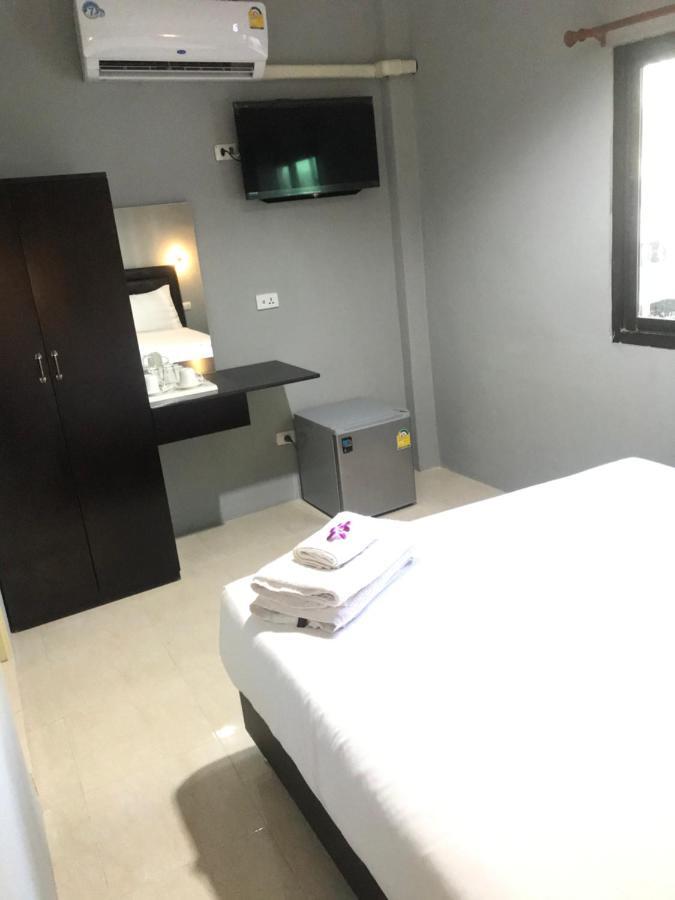 Hotel Harrys Resiendence Bangkok Esterno foto