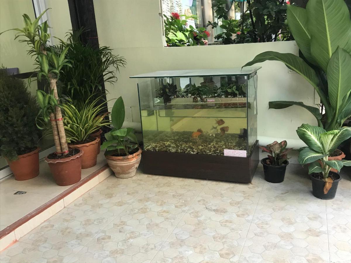 Hotel Harrys Resiendence Bangkok Esterno foto